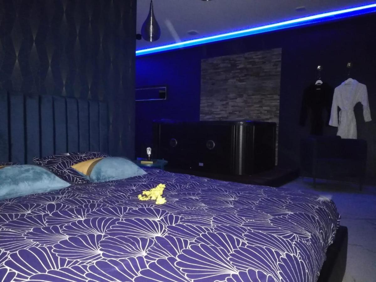 Suite Blue Jacuzzi Le Breuil  Ngoại thất bức ảnh