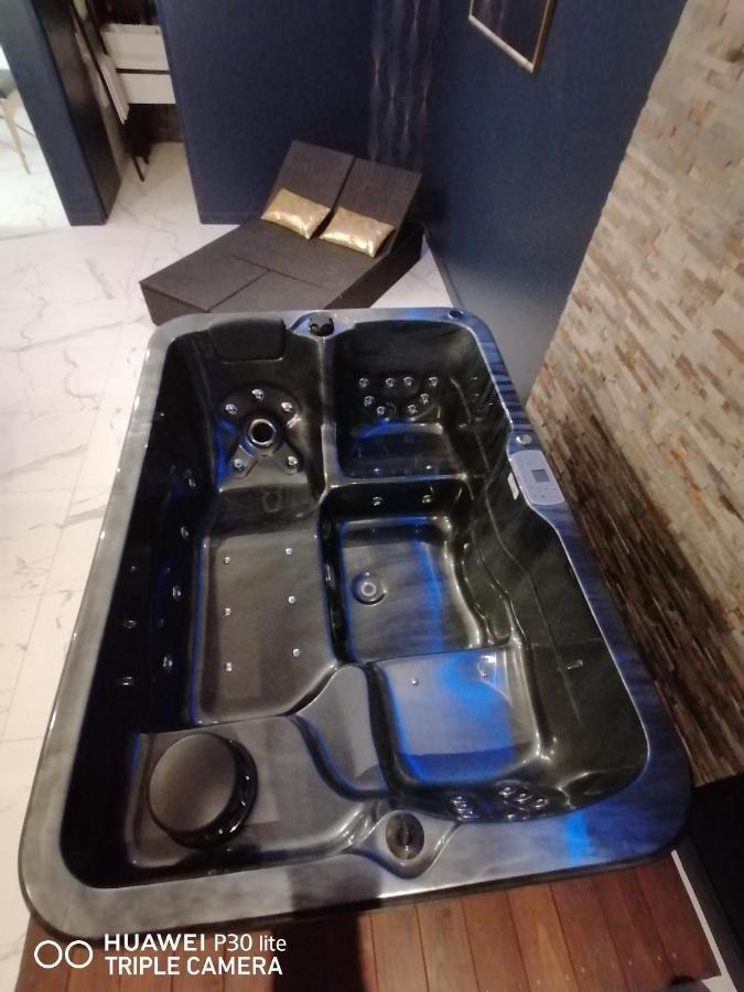 Suite Blue Jacuzzi Le Breuil  Ngoại thất bức ảnh